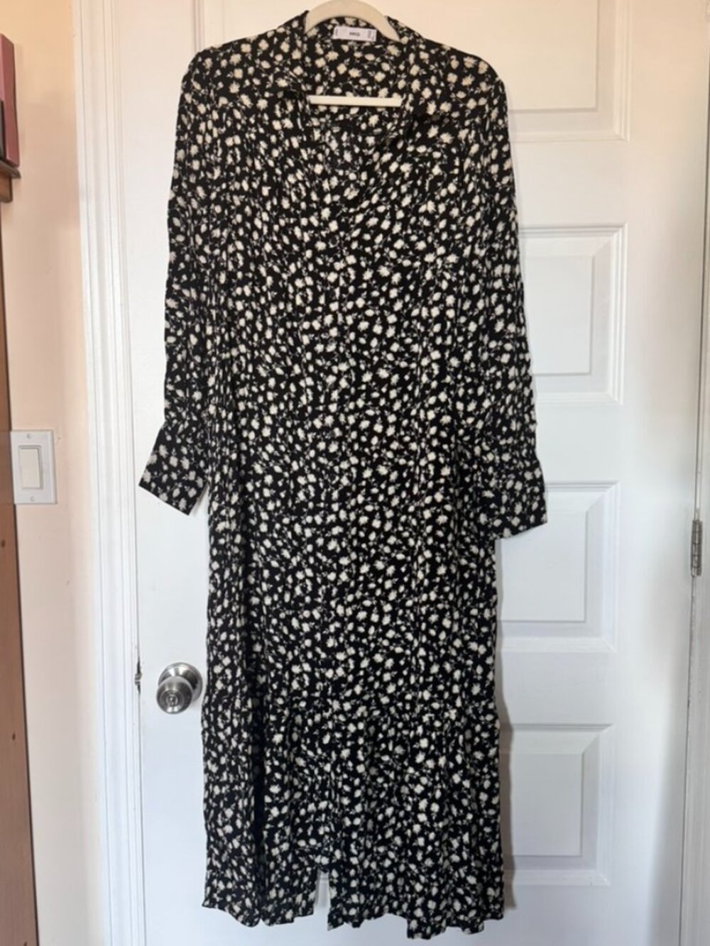 Mango MNG Black Floral Maxi Dress Size M Long Sleeve Button Front Viscose